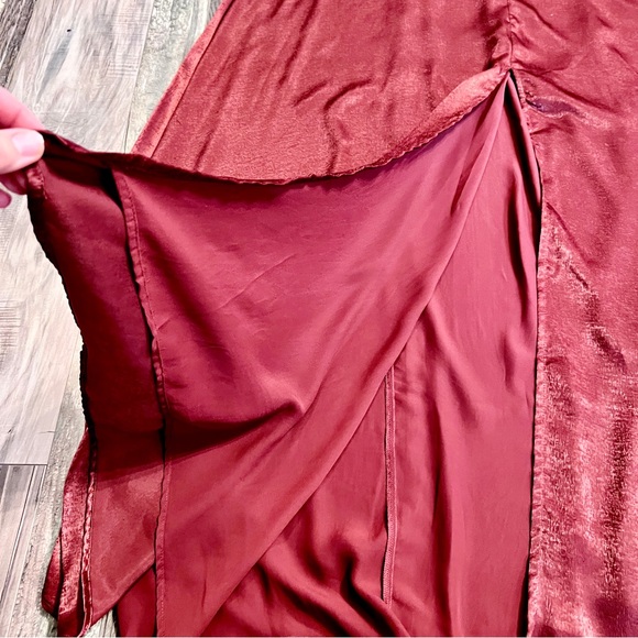 Lulus NWT Constantine Burgundy Satin Maxi Dress Size XL Side Slit Surplice Neck - Picture 14 of 16